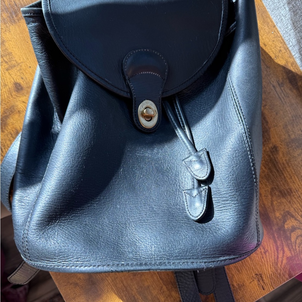 Elegant Black gloved tanned cow hide Leather Women's Backpack